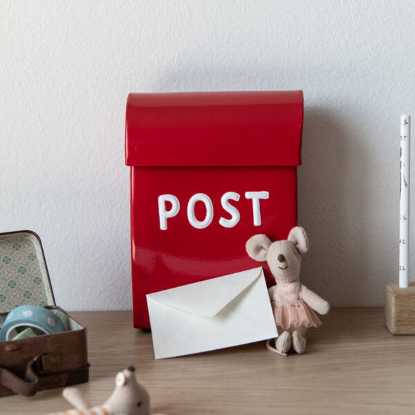 Briefkasten Kinderspielhaus Garten