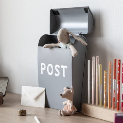 Kleiner Metallbriefkasten Kinderzimmer