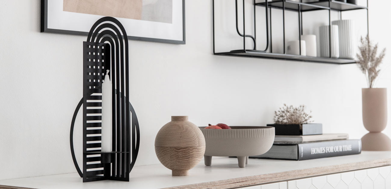 Dekoration auf einem Sideboard
