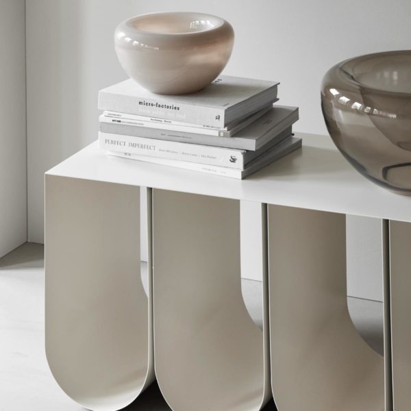 Kristina Dam Sitzbank Curved Bench Beige | Weiß – Bild 3