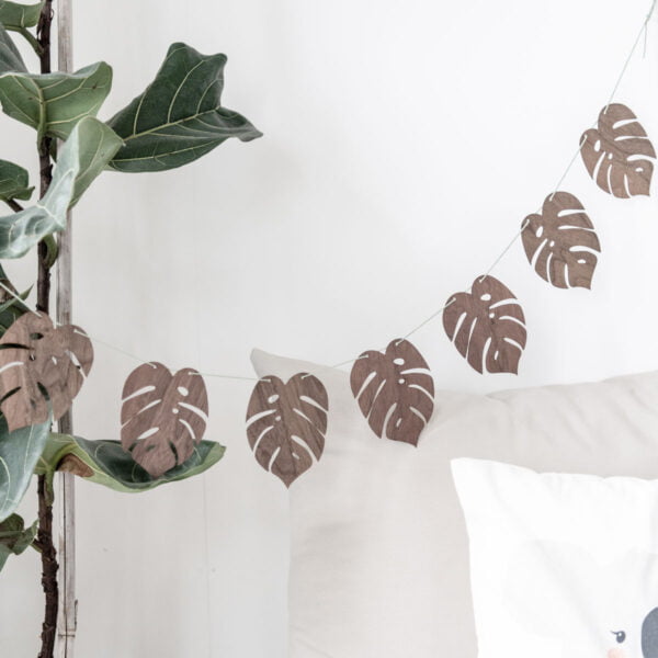 Daheim Deko Holzgirlande Monstera – Bild 2