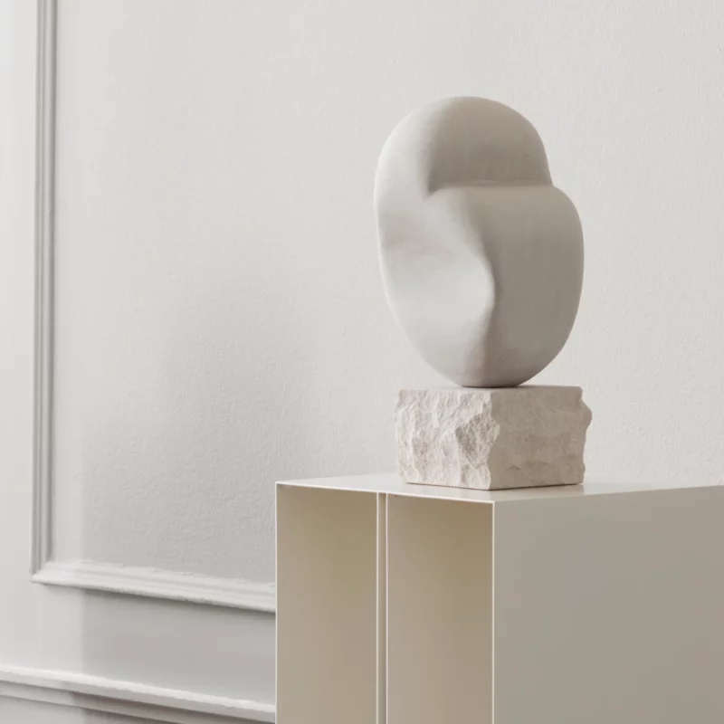 Kristina Dam Studio Contour Skulptur Sandstein